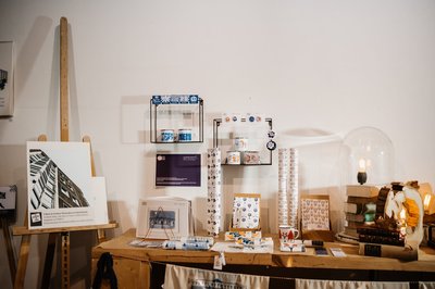 퓨처 아인스 갤러리 & 아트숍(푸투어 아인스 갈레리 운트 쿤스트숍)